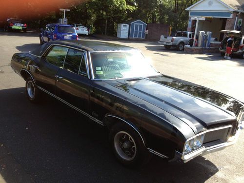 1970 oldsmobile cutlass supreme 'holiday edition' sedan automatic v8