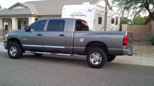 2008 dodge ram 1500 slt extended crew cab (mega cab) pickup 4-door 5.7l