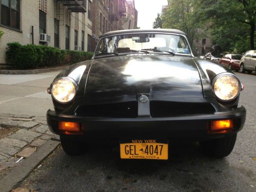 BLACK 1975 MGB RADSTER. Daily Commuter. 51,000 miles, image 4