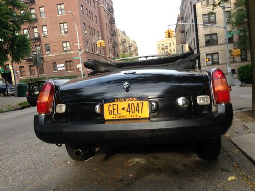 BLACK 1975 MGB RADSTER. Daily Commuter. 51,000 miles, image 5