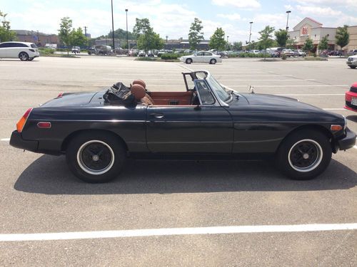 BLACK 1975 MGB RADSTER. Daily Commuter. 51,000 miles, image 7