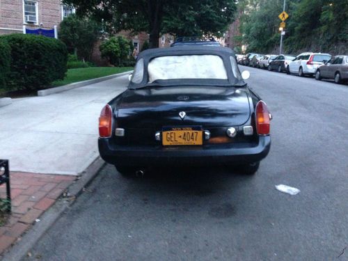 BLACK 1975 MGB RADSTER. Daily Commuter. 51,000 miles, image 15