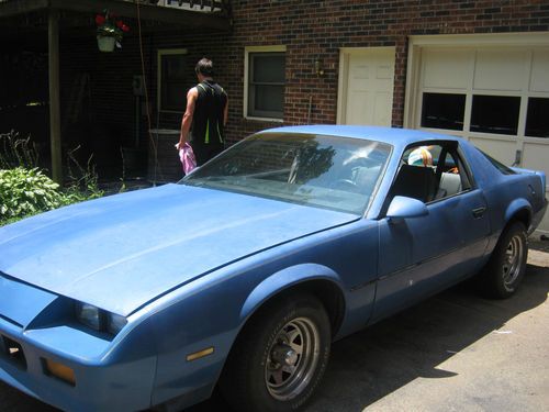 1985 chevrolet camaro coupe 2-door 5.0l 305 v8