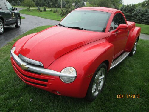 2003 chevrolet ssr, 4,700 original miles, red, loaded with all options