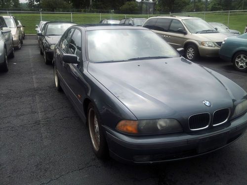 2000 bmw 528i factory navigation - rare color - m package - with extras -clean !