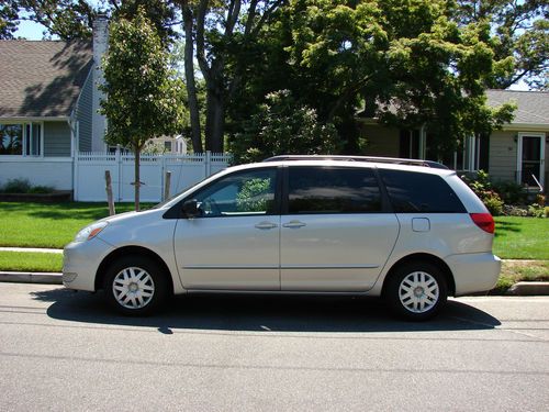 2004 toyota sienna le v6 fwd 1 owner 123,000 miles no reserve
