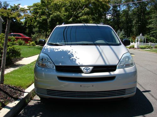 2004 Toyota Sienna LE V6 FWD 1 owner 123,000 miles NO RESERVE, image 3