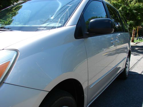 2004 Toyota Sienna LE V6 FWD 1 owner 123,000 miles NO RESERVE, image 7
