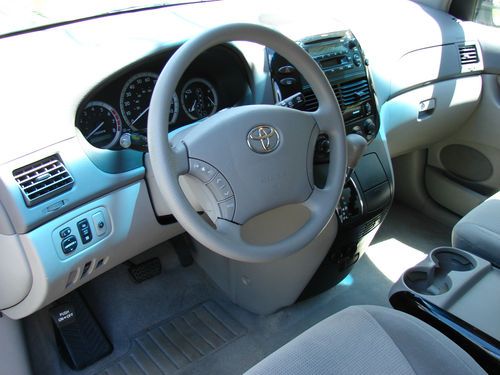 2004 Toyota Sienna LE V6 FWD 1 owner 123,000 miles NO RESERVE, image 21