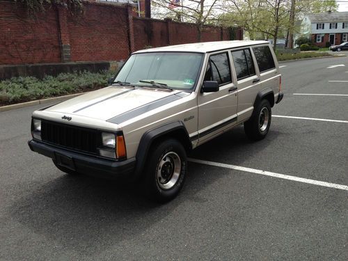 1995 jeep cherokee se sport utility 4-door 4.0l