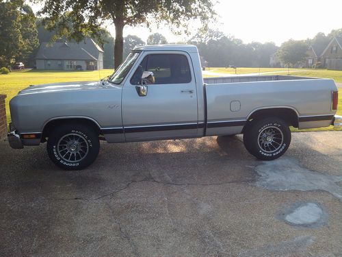 1990 dodge ram d150 le