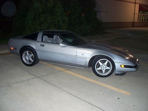 1996 chevrolet corvette collector's edition hatchback 2-door 5.7l