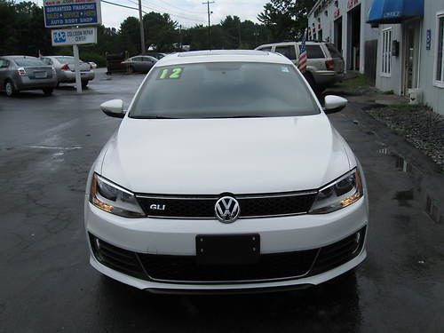 2012 VW Jetta Sedan 2.0; 4 Cylinder Engine! Great Fuel Economy! ONE OWNER, image 3
