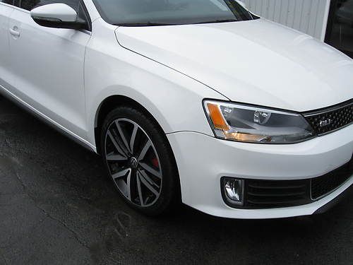 2012 VW Jetta Sedan 2.0; 4 Cylinder Engine! Great Fuel Economy! ONE OWNER, image 9