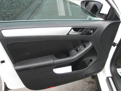 2012 VW Jetta Sedan 2.0; 4 Cylinder Engine! Great Fuel Economy! ONE OWNER, image 20