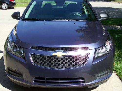 2013 chevrolet cruze ls sedan 4-door 1.8l salvage with only 3500 miles