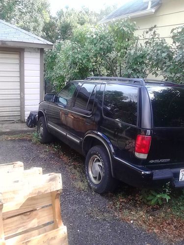 2001 chevy blazer  *must go today*  any reasonable offer considered