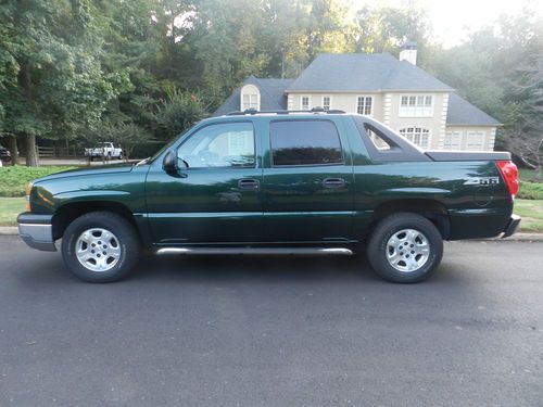 Beautiful dark green metallic 2004 chevrolet avalanche. runs and looks great.