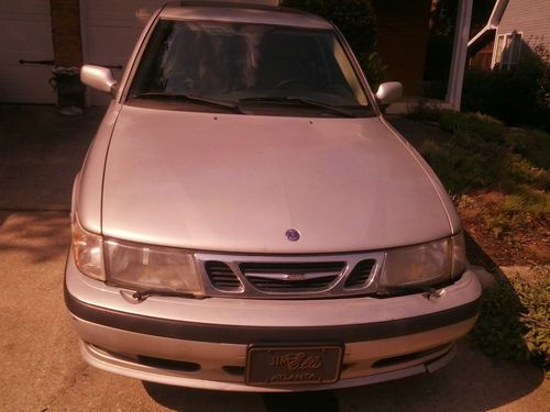 2000 saab 9-3 se hatchback 4-door 2.0l