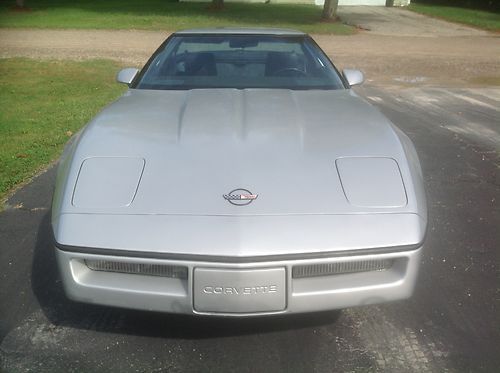 1984 silver corvette