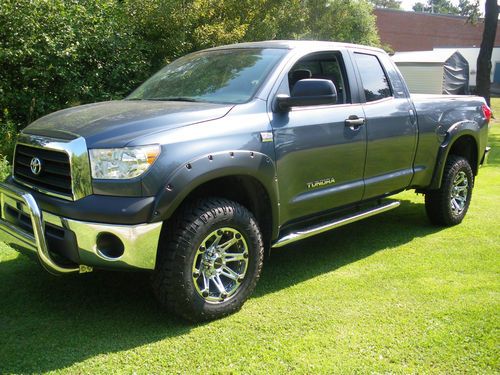 2007 toyota tundra 4x4 double cab sharp 3" lift newer tires fender flares