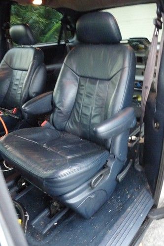 2002 dodge grand caravan es 3.8 l v-6 as is for parts or rebuild 6 leather seats