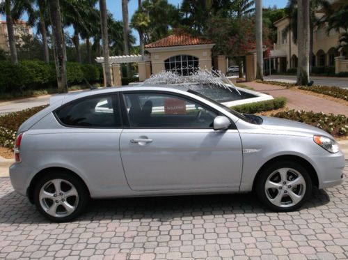 2011 hyundai accent se hatchback 2-door 1.6l