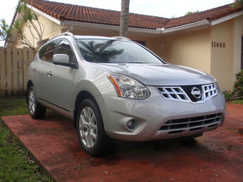 2013 nissan rogue sl sport utility 4-door 2.5l .sell by owner.