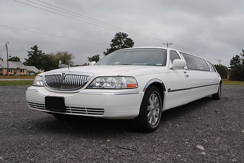 2004 lincoln limo