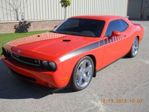 2009 dodge challenger r/t   ****2,572 original miles****