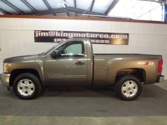 1owner, nonsmoker, 4x4 reg cab shortbed, z71, bluetooth!