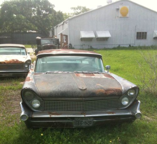 Two 1959 lincoln continentals to restore
