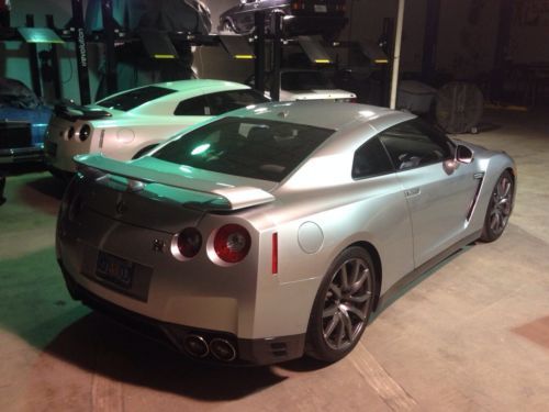 2012 Nissan GT-R Premium Coupe 2-Door 3.8L Super Silver, US $85,000.00, image 3