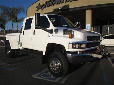 2006 chevrolet c5500 crew cab dually 4x4 diesel white 60k miles