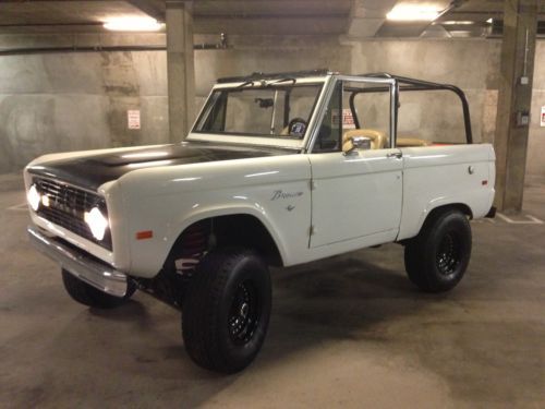 1968 ford bronco 4 x 4 302v8