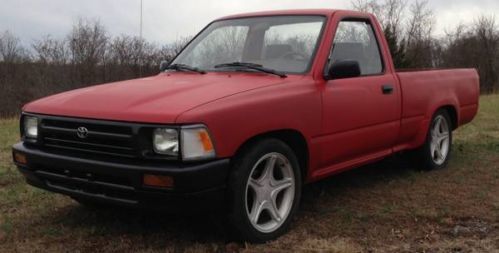 1992 toyota pickup truck shortbed 2wd 22re 5-speed lowered 17&#034; wheels
