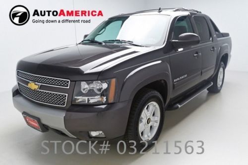 Nav roof one 1 owner low miles 2011 chevy avalanche   rear entertainment z71
