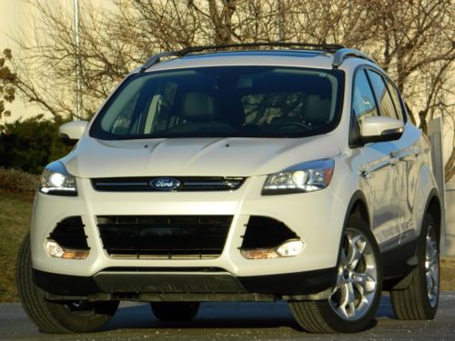 2013 ford escape titanium sync navi  panoramic sunroof motion tail gate access