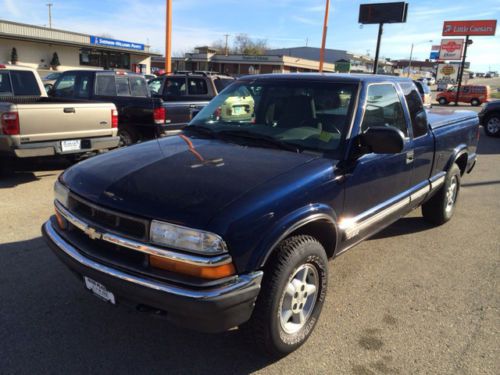 Chevy s-10 ls 4x4 4wd.