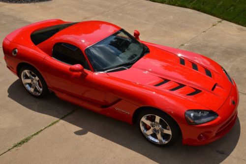 2009 dodge viper srt-10 coupe 2-door 8.4l