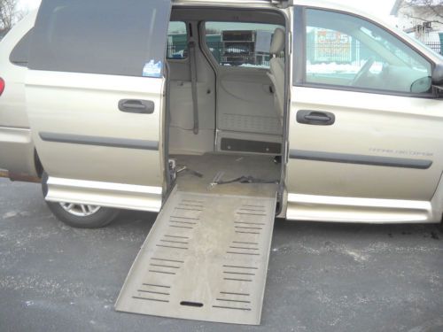 2006 dodge grand caravan braun  wheelchair van 52780 miles