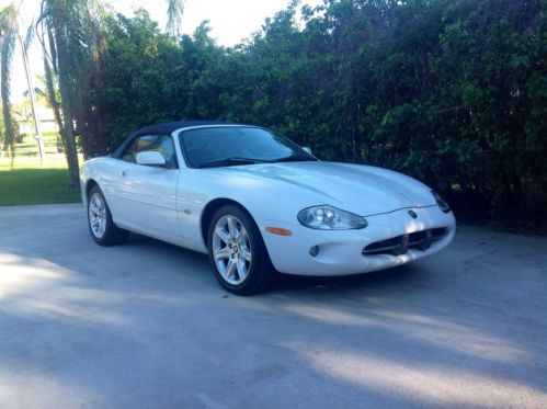 2000 jaguar xk8 base convertible 2-door 4.0l