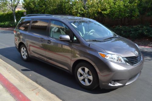 2013 toyota sienna le mini passenger van 5-door 3.5l