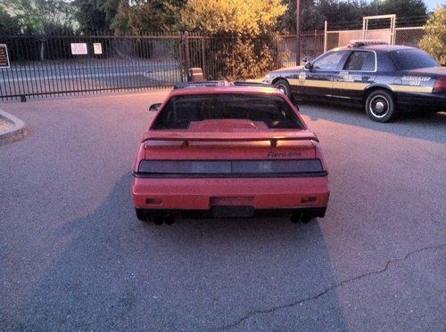 1986 pontiac fiero se coupe 2-door 2.8l t-top