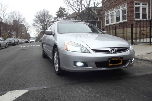 2007 honda accord. 4 doors v6