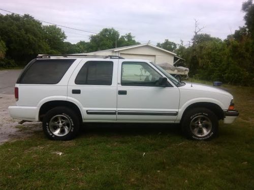 2000 chevrolet blazer ls sport utility 4-door 4.3l