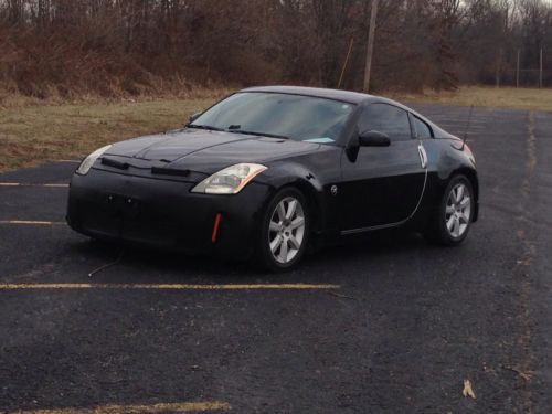 2004 nissan 350z touring coupe 2-door 3.5l