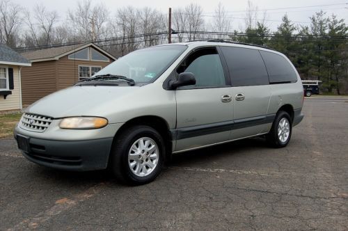 No reserve...good running 1999 plymouth grand voyager se, 3rd row seating, 4door