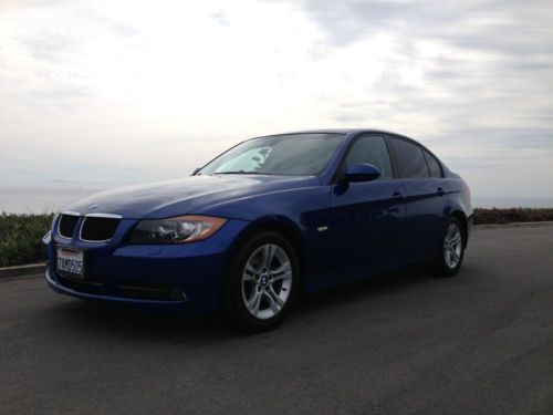 Fully loaded 2008 bmw with nav, bluetooth, keyless entry, sat radio and more!