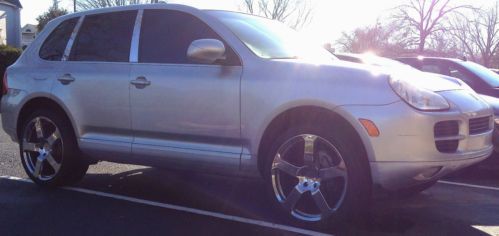2006 porsche cayenne xenon, awd, 22&#034; chrome rims, hid fogs, navi + dvd, must see